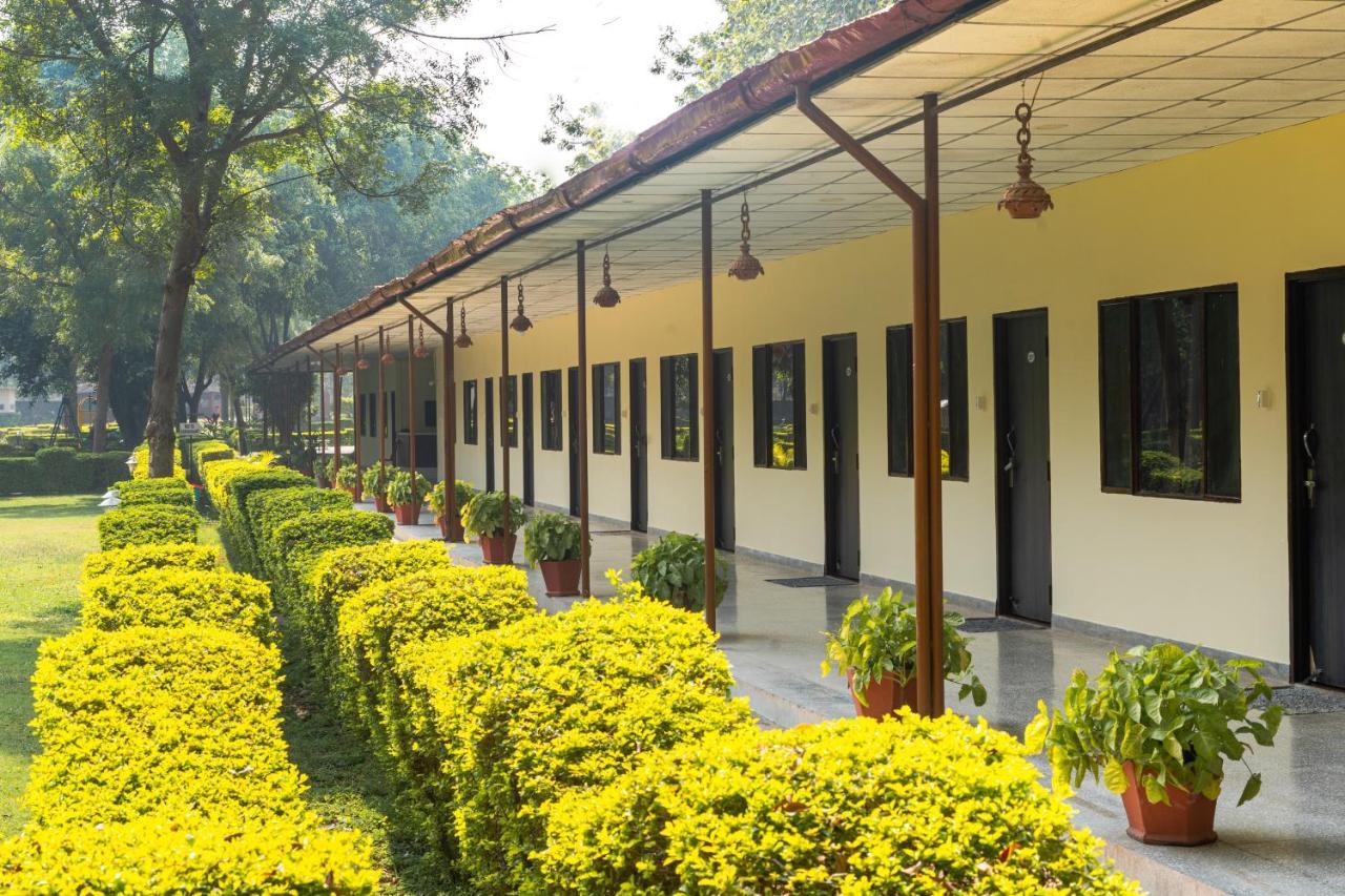 Narmada Hills Resort Godarpura Extérieur photo