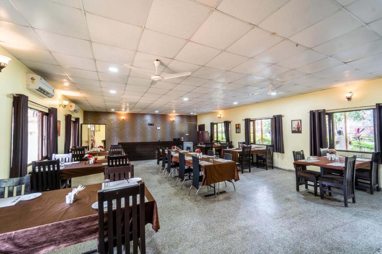 Narmada Hills Resort Godarpura Extérieur photo