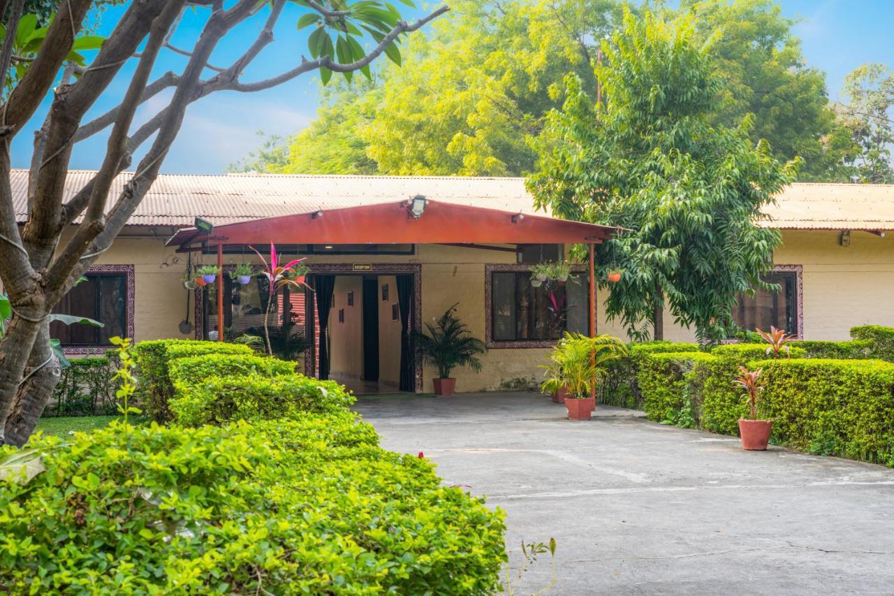 Narmada Hills Resort Omkareshwar Extérieur photo